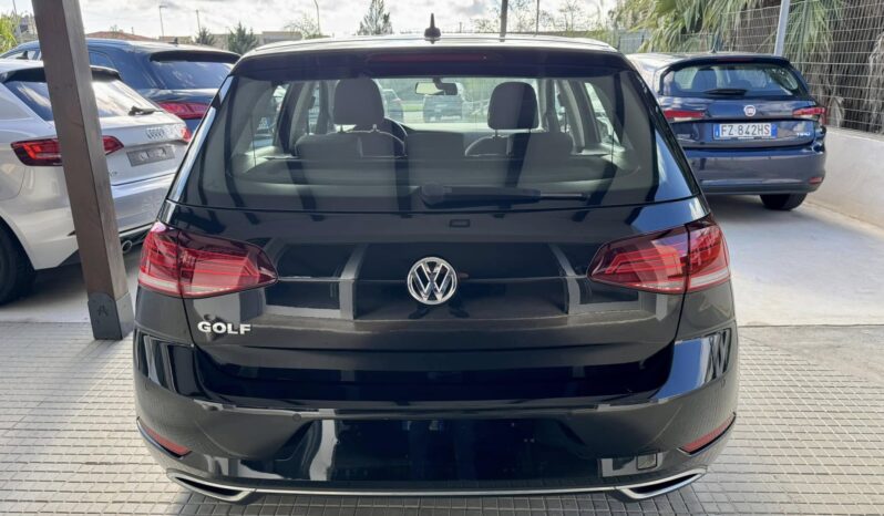 
Volkswagen Golf full									