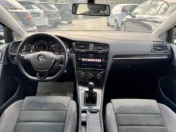 
Volkswagen Golf full									