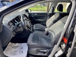 
Volkswagen Golf full									