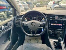 
Volkswagen Golf full									