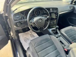 
Volkswagen Golf full									