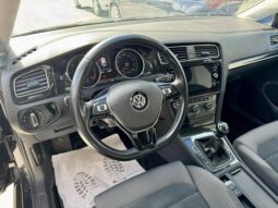 
Volkswagen Golf full									